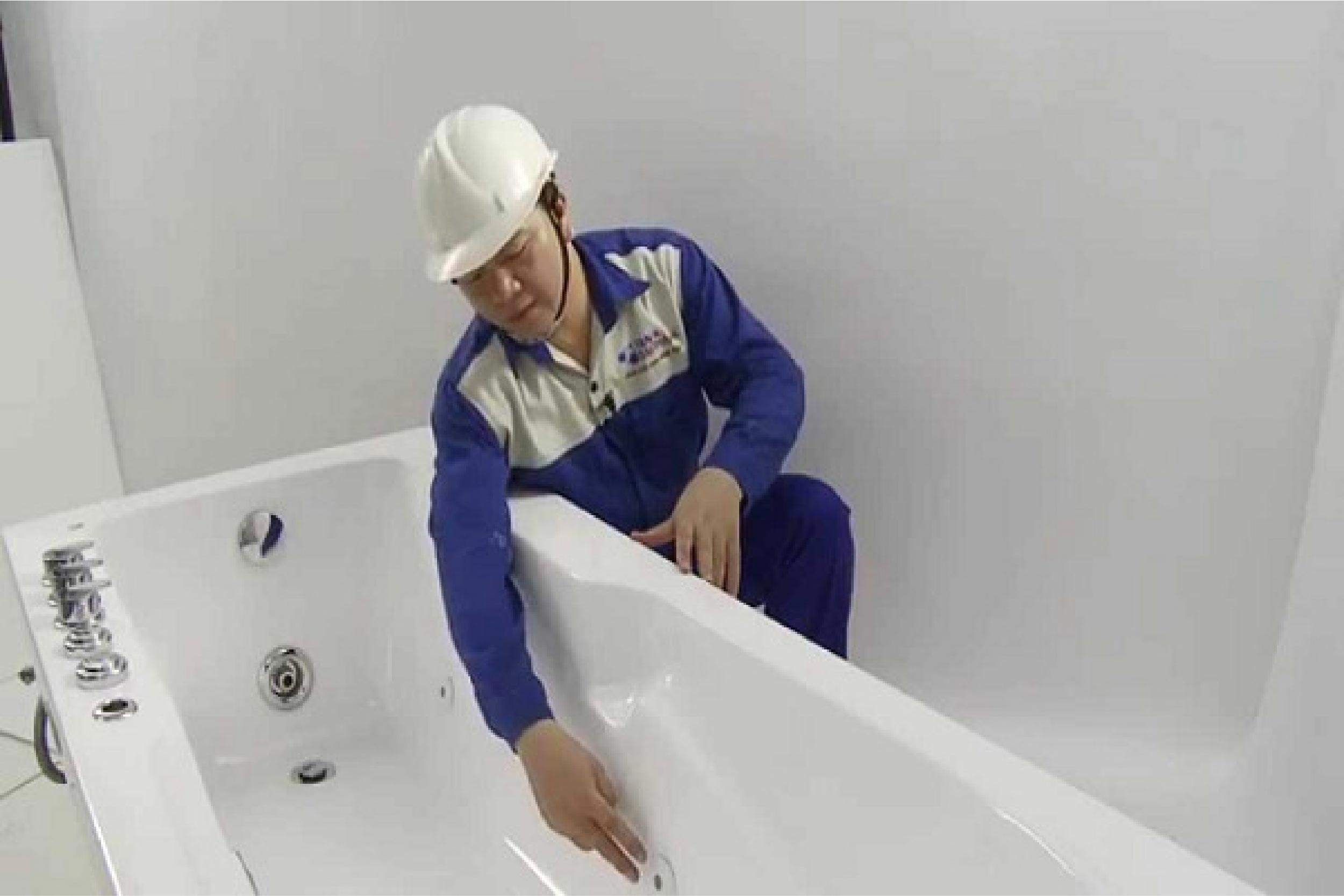Thực hiện đi ống nước cho bồn tắm